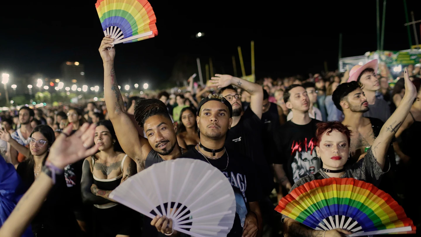 Fans de Lady Gaga en su concierto en Copacabana, Brasil Fans de Lady Gaga en su concierto en Copacabana, Brasil
