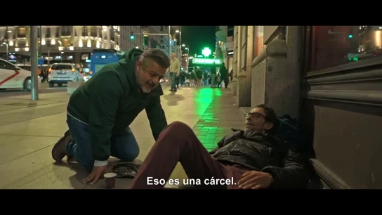 Así explica un hombre sin hogar por qué duerme en la calle en Gran Vía: "El albergue es una cárcel" Así explica un hombre sin hogar por qué duerme en la calle en Gran Vía: "El albergue es una cárcel"