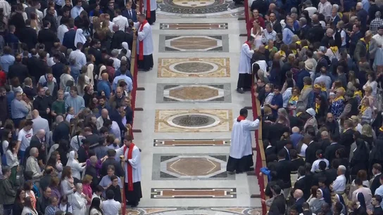 comunión durante la 'Pro Eligendo Pontificem' comunión durante la 'Pro Eligendo Pontificem'