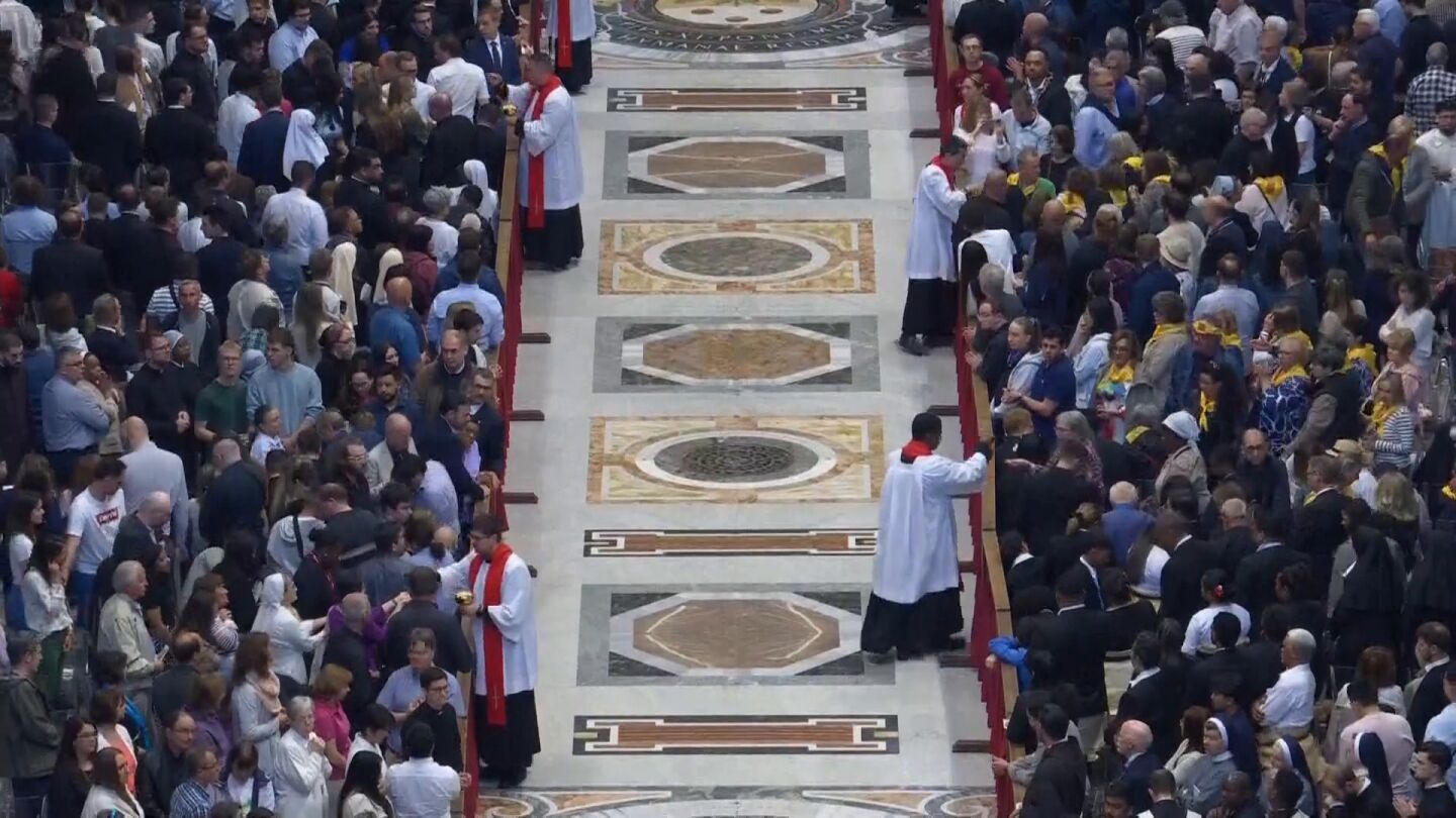 comunión durante la 'Pro Eligendo Pontificem'