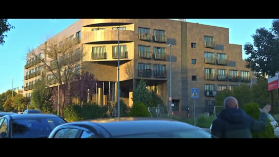 Un apuñalamiento y hoteles okupas: así es Aragón Suite, cinco edificios abandonados rodeados de hoteles de lujo en Madrid Un apuñalamiento y hoteles okupas: así es Aragón Suite, cinco edificios abandonados rodeados de hoteles de lujo en Madrid