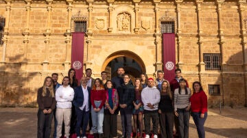 Concursantes de Traitors España en el Monasterio de Piedra