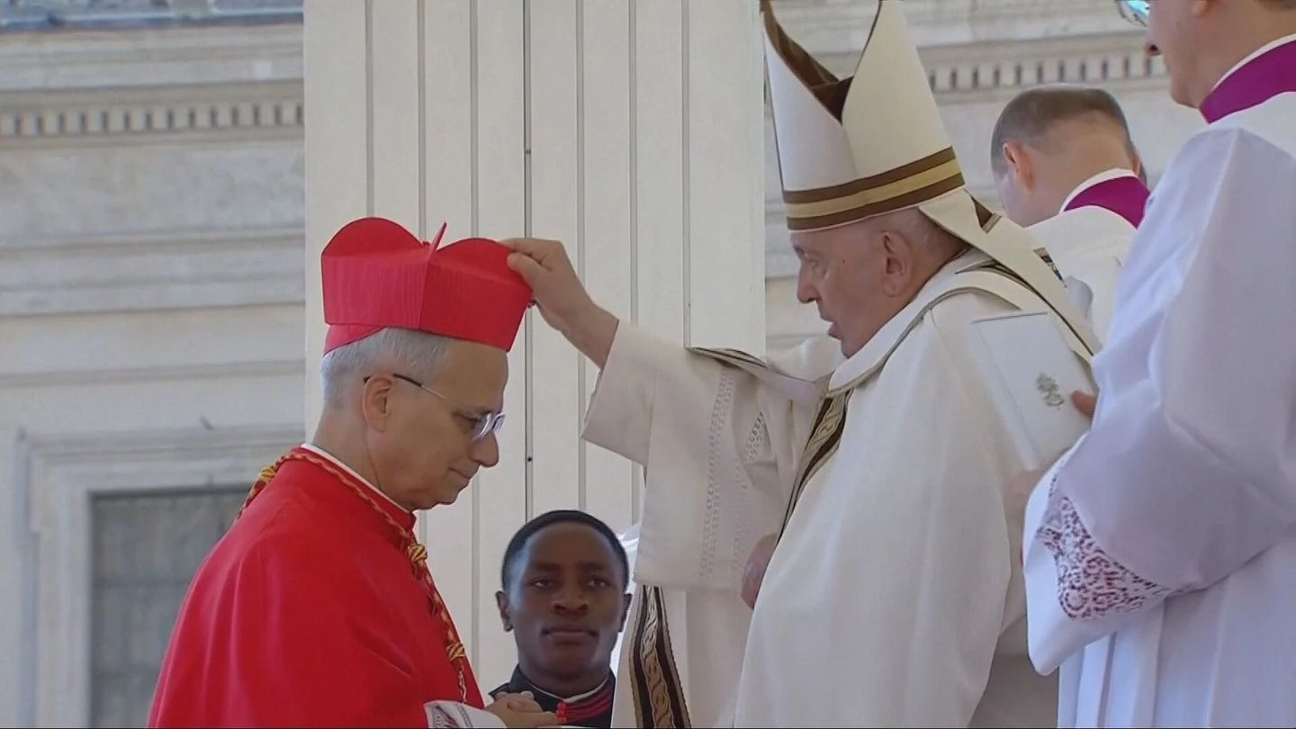 Robert Prevost, actual papa León XVI, con el papa Francisco Robert Prevost, actual papa León XVI, con el papa Francisco
