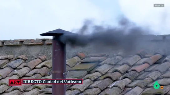 Segunda fumata negra en el cónclave para elegir al sucesor del papa Francisco Segunda fumata negra en el cónclave para elegir al sucesor del papa Francisco