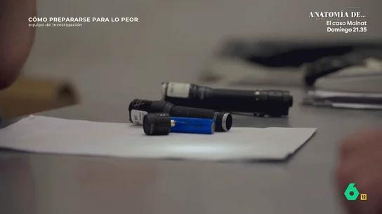 El 'loco' precio que paga un hombre por una linterna tras el apagón El 'loco' precio que paga un hombre por una linterna tras el apagón