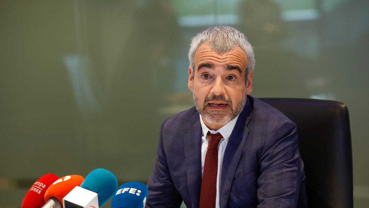 Aena acusa a Ryanair de "deshonestidad", "mala educación" y "chantaje" tras cesar sus operaciones en varios aeropuertos españoles