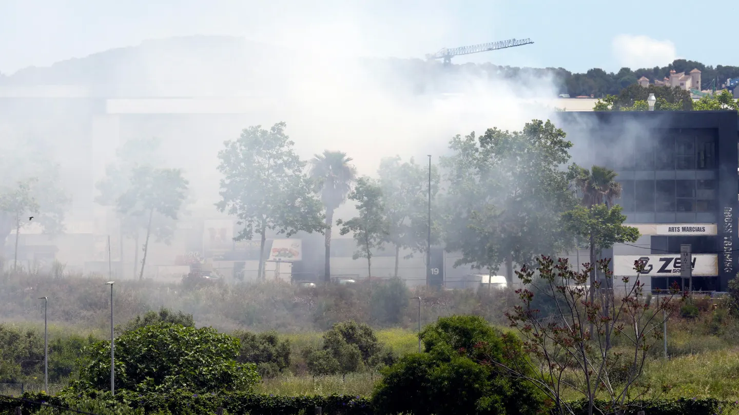 Imagen de la nube tóxica que se ha formado por el incendio Imagen de la nube tóxica que se ha formado por el incendio