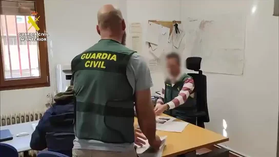 Dos personas detenidas por estafar más de 250.000 euros a la persona que cuidaban en Zamora Dos personas detenidas por estafar más de 250.000 euros a la persona que cuidaban en Zamora