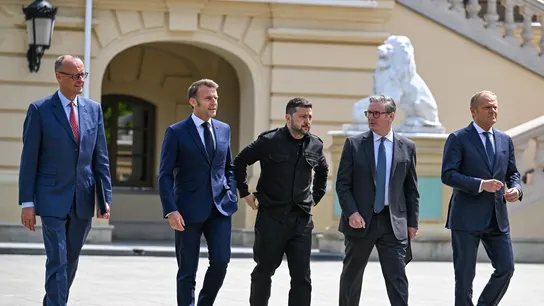 De izquierda a derecha: Merz, Macron, Zelenski, Starmer y Tusk De izquierda a derecha: Merz, Macron, Zelenski, Starmer y Tusk