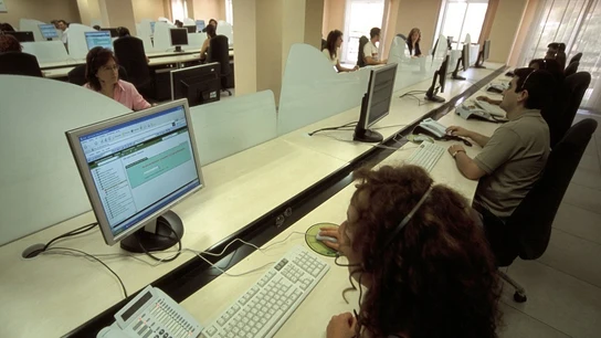 Imagen de archivo de un call center Imagen de archivo de un call center