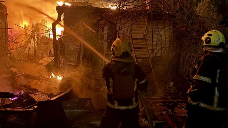 Ataque ruso sobre Kyiv, Ucrania, a principios de mayo.