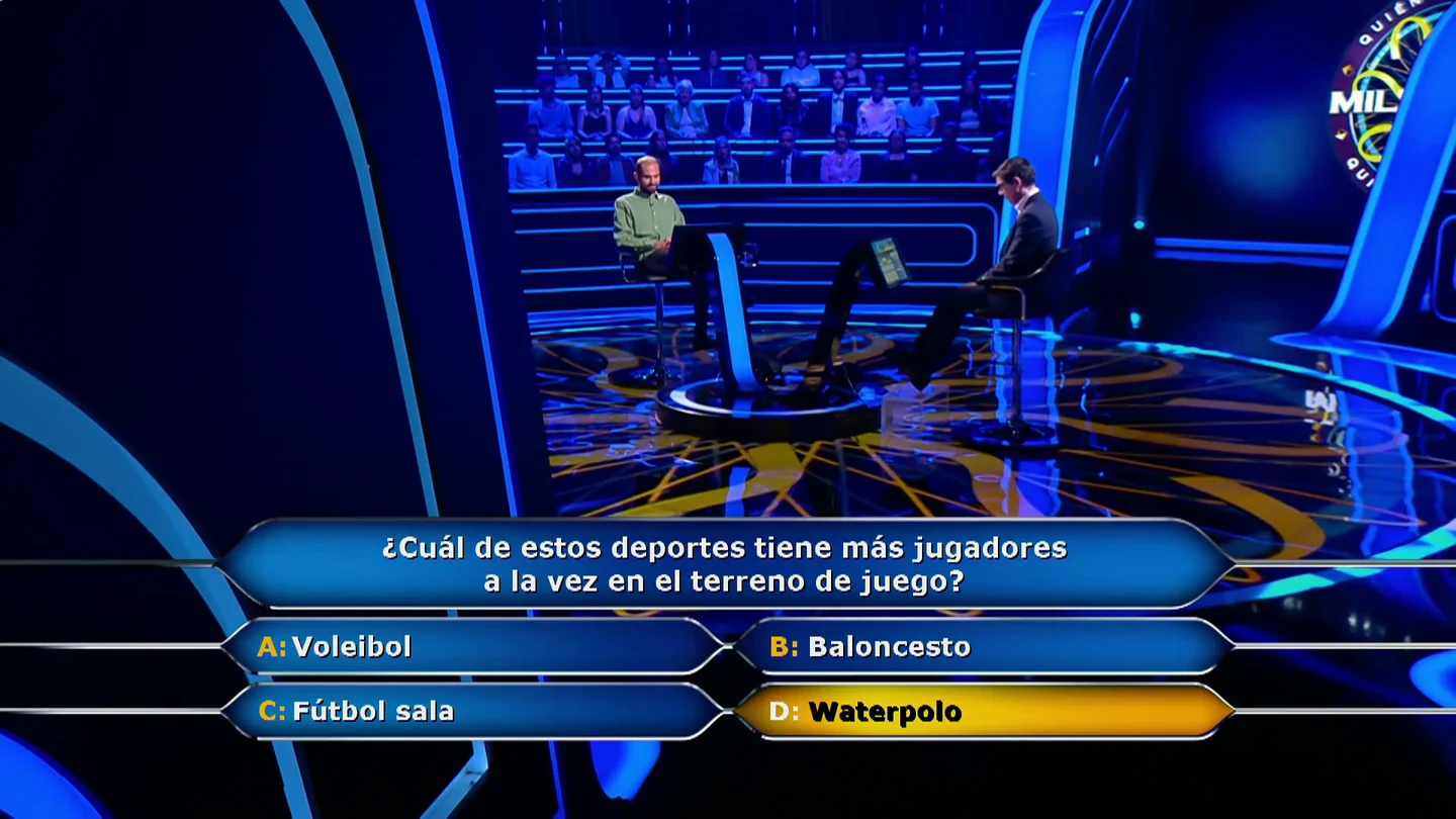 El público salva a Jairo de lanzarse a una piscina vacía al no apostar por el waterpolo El público salva a Jairo de lanzarse a una piscina vacía al no apostar por el waterpolo