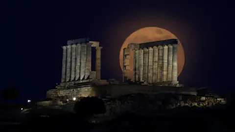 Luna de las Flores en Grecia Luna de las Flores en Grecia