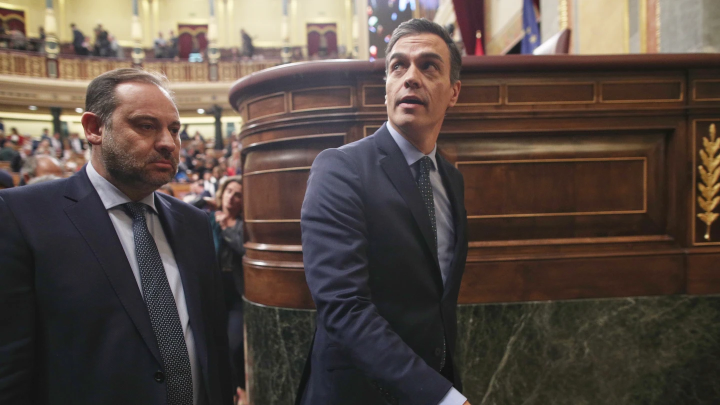 Imagen de archivo de Pedro Sánchez y José Luis Ábalos en el arranque de la XIV Legislatura en 2019 Imagen de archivo de Pedro Sánchez y José Luis Ábalos en el arranque de la XIV Legislatura en 2019