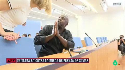 El agitador ultra Bertrand Ndongo revienta una rueda de prensa de Sumar en el Congreso: "Le ruego que se calle" El agitador ultra Bertrand Ndongo revienta una rueda de prensa de Sumar en el Congreso: "Le ruego que se calle"