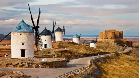 Castillo y molinos de Consuegra Castillo y molinos de Consuegra