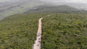 Senderistas en la Sierra da Arrábida
