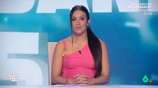 Cristina Pedroche imagina el reencuentro entre Sánchez y Robles tras llamarla "pájara": "Lo decía porque tienes un piquito de oro" En un nuevo capítulo del culebrón de los mensajes de Pedro Sánchez y José Luis Ábalos se ha conocido que el presidente llamó "pájara" a Margarita Robles. Los zapeadores imaginan su reencuentro en Moncloa en este vídeo.