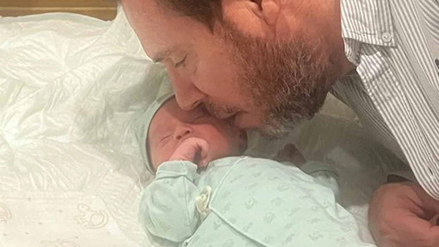 Imagen de Óscar Puente con su hijo Óscar. Imagen de Óscar Puente con su hijo Óscar.
