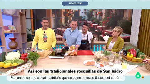 Iñaki López y Cristina Pardo degustan rosquillas tontas y listas: "Qué momento cardiosaludable..." Los presentadores viven San Isidro desde el plató del programa comiendo uno de los dulces estrella de esta festividad. Como cuenta Ojeda, las 'tontas' son las que no tienen nada mientras que las 'listas' están cubiertas de glaseado.