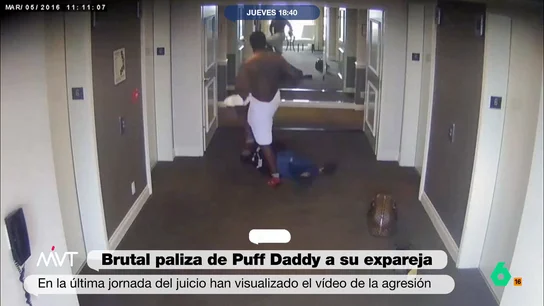 La brutal paliza del rapero Diddy Combs a su expareja cuando trataba de huir: el vídeo se reproduce durante el juicio En las imágenes se puede ver como el artista agrede brutalmente a su expareja, Cassie Ventura. La joven trataba de escapar de una orgía a la que había acudido, obligada por Combs.