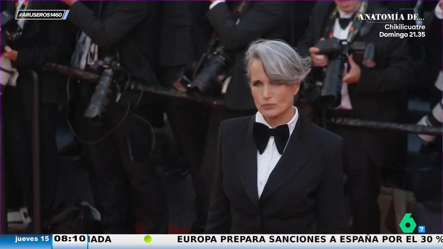 Alfonso Arús alucina al ver el corte de pelo de Andie Macdowell en Cannes: "Es un homenaje a Cristina Pardo" Alfonso Arús alucina al ver el corte de pelo de Andie Macdowell en Cannes: "Es un homenaje a Cristina Pardo"