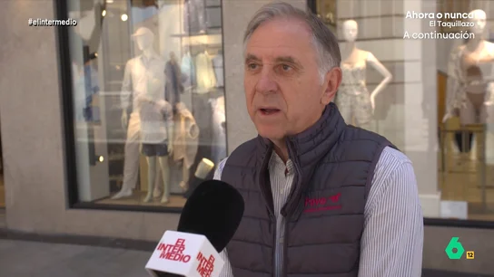 Un hombre explica que su mujer ya le ha pedido el 'sleep divorce': "Cuando los niños se vayan de casa nos podremos separar" El Intermedio sale a la calle para saber si los españoles son más de dormir junto a su pareja o prefieren practicar el 'sleep divorce', una nueva tendencia en la que se duerme separado para garantizar el descanso.