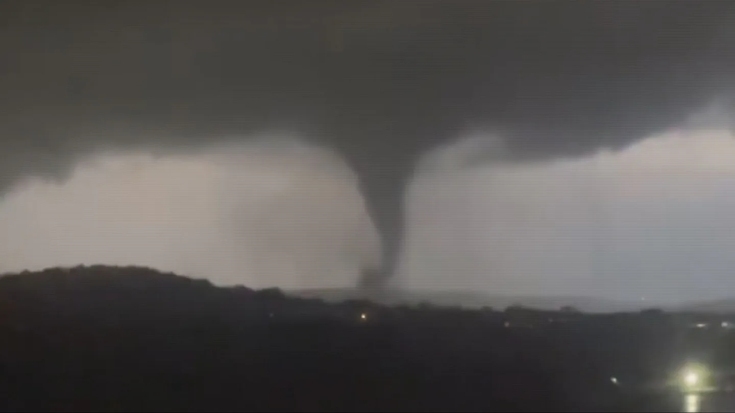 Tornado en el Estado de Missouri, EEUU Tornado en el Estado de Missouri, EEUU