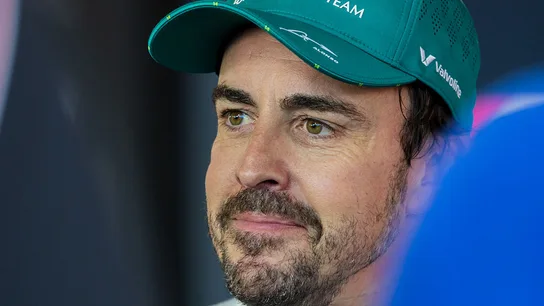 Fernando Alonso en el corralito del GP de Emilia Romaña Fernando Alonso en el corralito del GP de Emilia Romaña