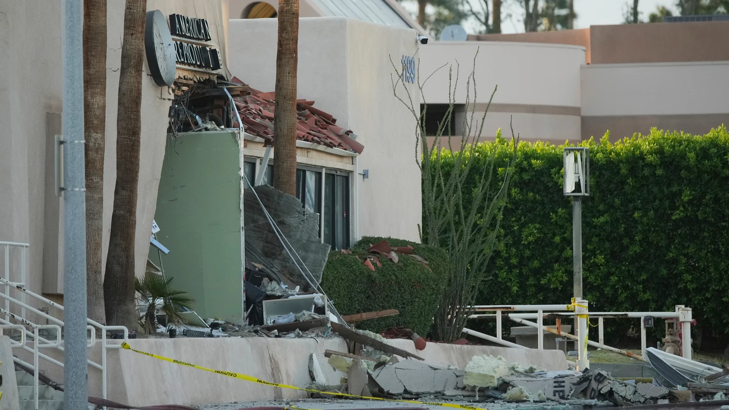 Al menos un muerto y cuatro heridos en un ataque terrorista a una clínica de reproducción asistida en Palm Springs (EEUU) Al menos un muerto y cuatro heridos en un ataque terrorista a una clínica de reproducción asistida en Palm Springs (EEUU)