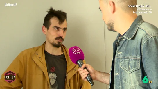 Salvador, tras tres años viviendo en Barajas, denuncia su situación: "Están jugando con vidas humanas" Salvador, tras tres años viviendo en Barajas, denuncia su situación: "Están jugando con vidas humanas"
