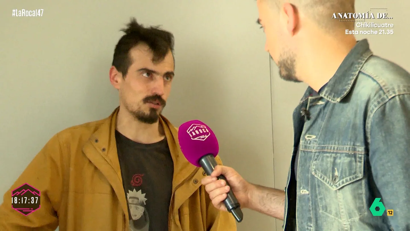 Salvador, tras tres años viviendo en Barajas, denuncia su situación: "Están jugando con vidas humanas" Salvador, tras tres años viviendo en Barajas, denuncia su situación: "Están jugando con vidas humanas"