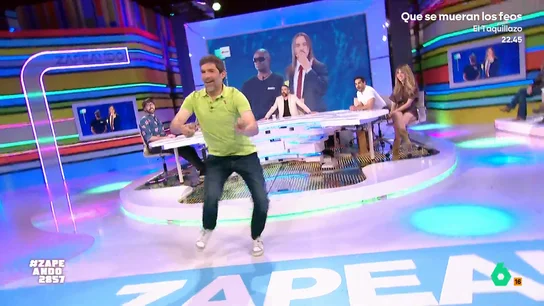 Nacho García muestra su versión del baile más viral de Eurovisión: 'Espresso Macchiato' El zapeador muestra cómo interpreta la coreografía del estonio Tommy Cash a petición de Dani Mateo, que no ha dudado en declararse fan de su manera de bailar la eurovisiva canción.