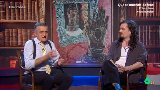 Wyoming, al descubrir que Franco viajaba con la mano de Santa Teresa: "Iba con un huevo de menos y una mano de más" Tras la exposición de los restos de Santa Teresa de Jesús en Alba de Tormes, el historiador Mikel Herrán visita El Intermedio para hablar sobre otras ocasiones en las que se han conservado cuerpos de monjas y religiosos.
