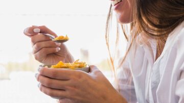 Una dieta rica en fibra y carbohidratos favorece una vejez saludable en mujeres