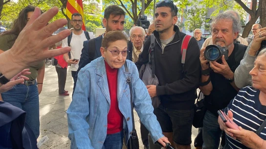 La activista Blanca Serra, a su llegada a la Fiscalía. La activista Blanca Serra, a su llegada a la Fiscalía.