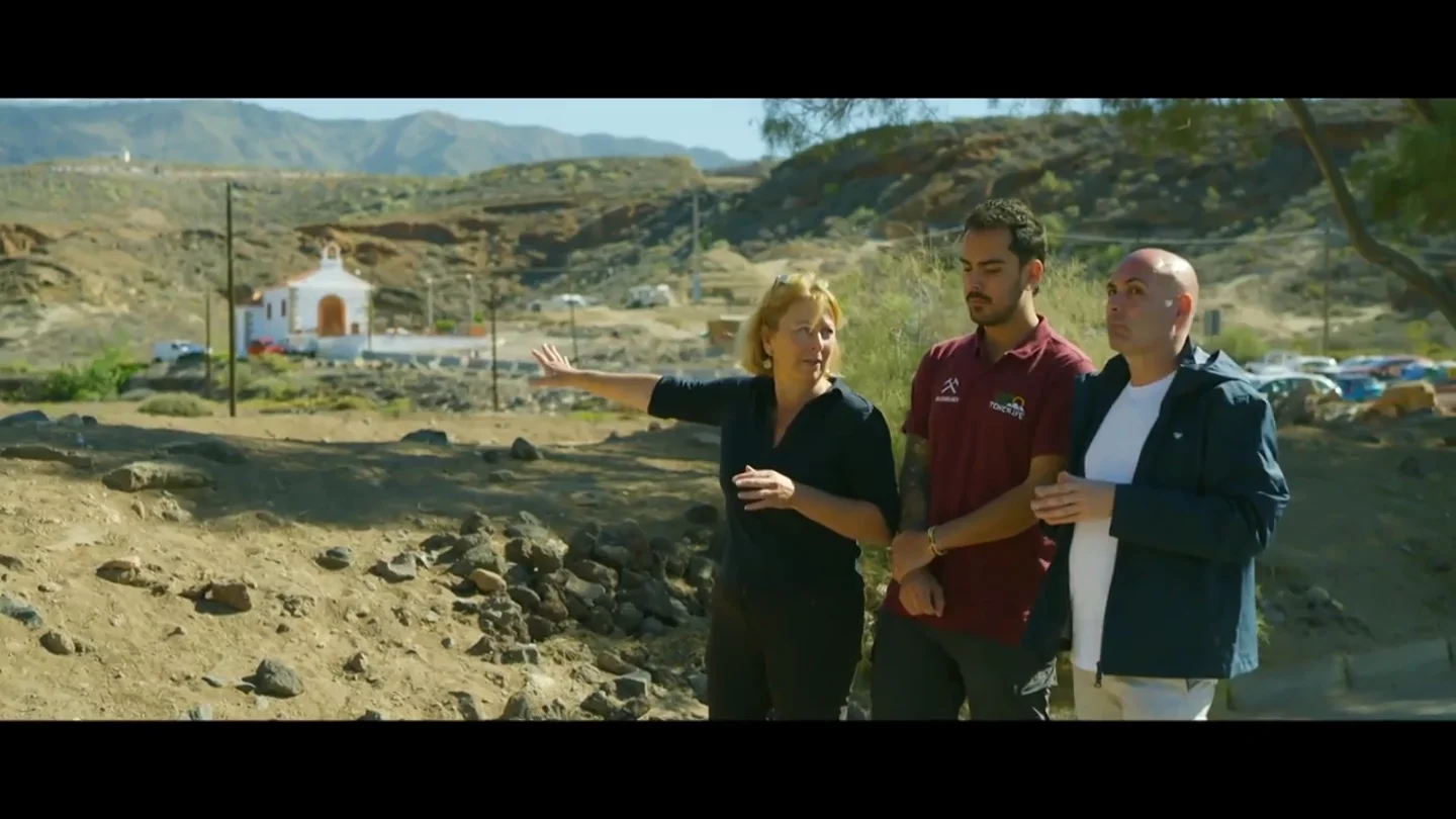 "Los canarios que vengan a limpiar": el lamento de una vecina del sur de Tenerife por la construcción de un resort en su última playa virgen "Los canarios que vengan a limpiar": el lamento de una vecina del sur de Tenerife por la construcción de un resort en su última playa virgen