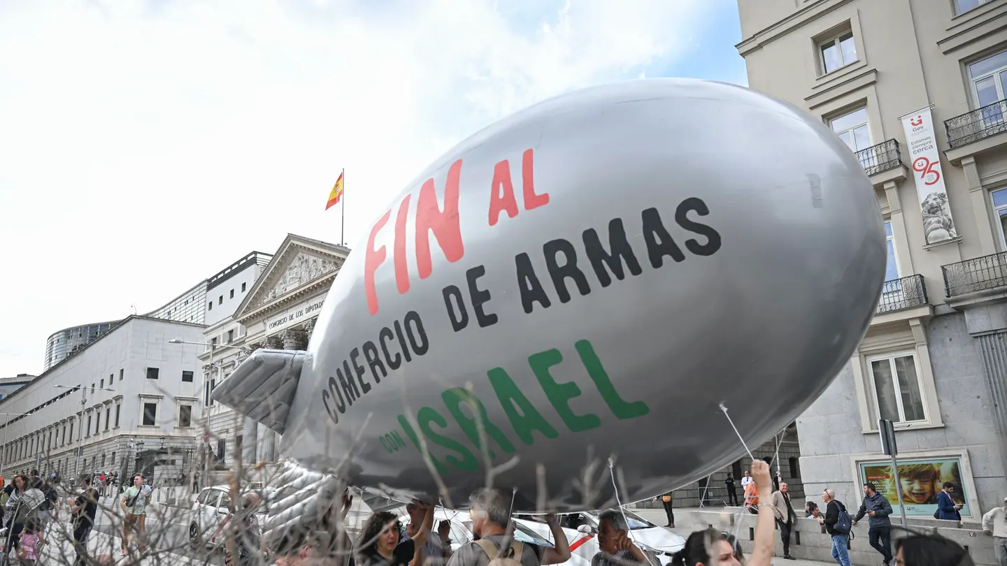Concentración para pedir el fin del comercio de armas con Israel frente al Congreso Concentración para pedir el fin del comercio de armas con Israel frente al Congreso
