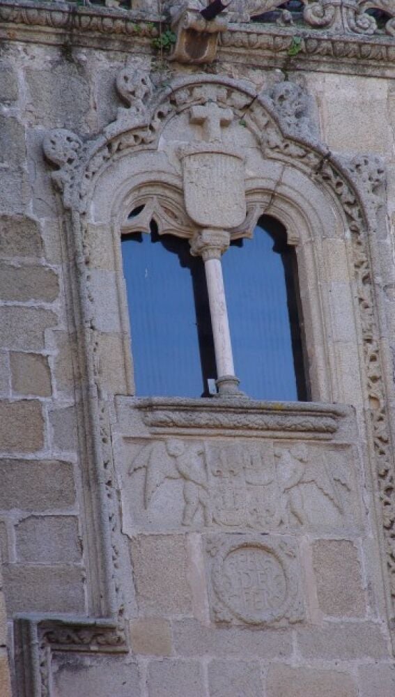 Ventana del Palacio de los Golfines de Abajo