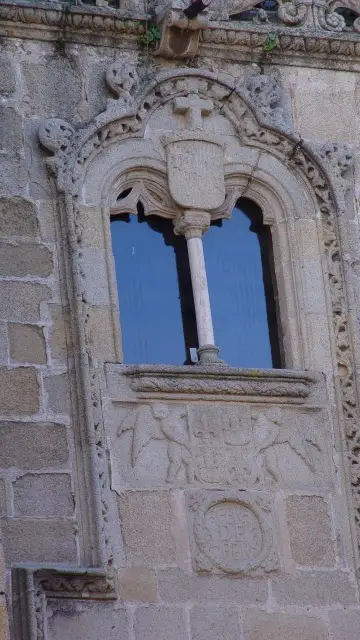Ventana del Palacio de los Golfines de Abajo Ventana del Palacio de los Golfines de Abajo