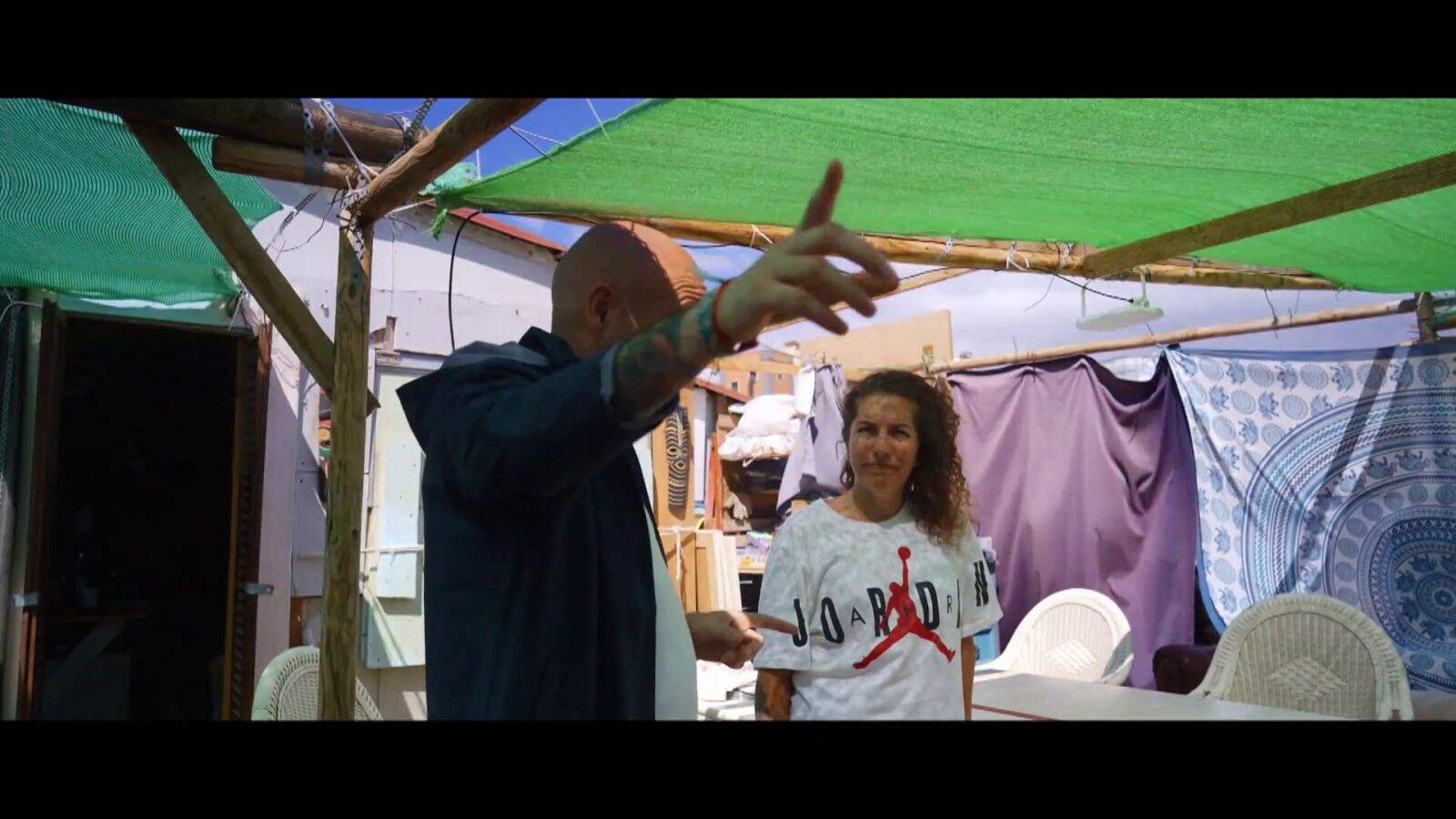 Las protestas de los vecinos de un poblado chabolista de Tenerife, ante la construcci&oacute;n de un resort de lujo en la zona: "Quemaron los tractores"
