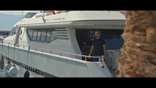 Un trabajador de un yate de lujo en Tenerife desvela cómo es el trato con sus adinerados clientes: "Hay que ser meticuloso" Un trabajador de un yate de lujo en Tenerife desvela cómo es el trato con sus adinerados clientes: "Hay que ser meticuloso"