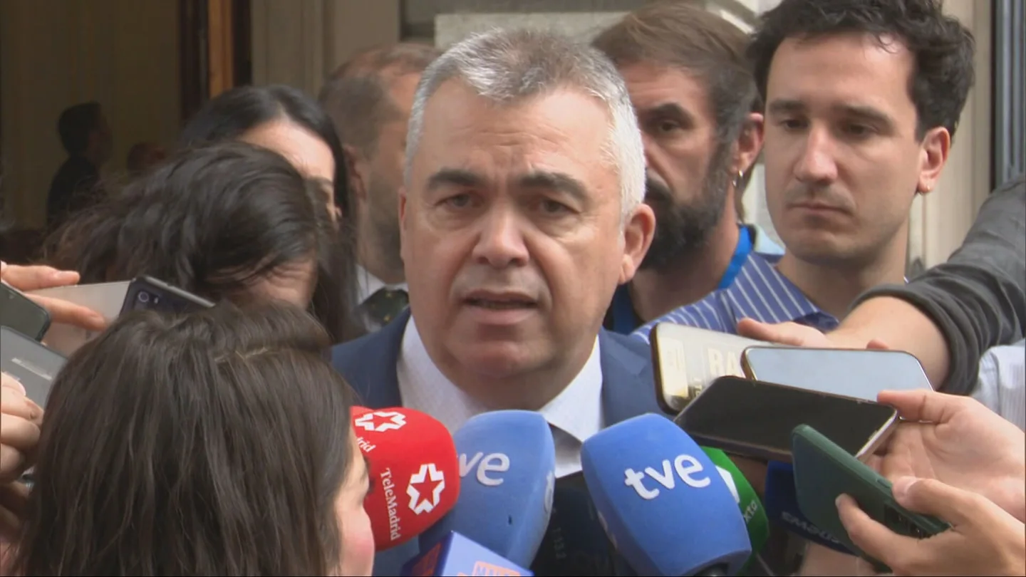 Cerdán niega haber intercedido en contratos públicos y que haya cometido algún delito: "Desmontaremos una a una esas mentiras" Cerdán niega haber intercedido en contratos públicos y que haya cometido algún delito: "Desmontaremos una a una esas mentiras"
