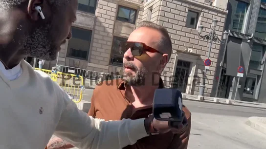 El ultra Bertrand Ndongo acosa y agrede al periodista Antonio Maestre El ultra Bertrand Ndongo acosa y agrede al periodista Antonio Maestre