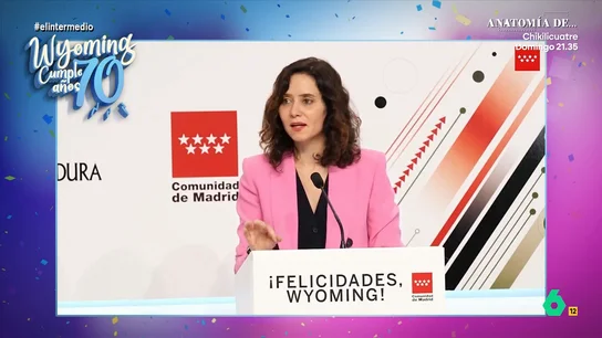 'Isabel Díaz Ayuso' felicita a Wyoming y le concede la medalla de la Comunidad: "Es de cemento armado y pesa 80 kilos" Isma Juárez sorprendía a Wyoming por su 70 cumpleaños con una 'felicitación' de 'Isabel Díaz Ayuso' en la que, además, anuncia que le concede la medalla de la Comunidad: "Es de cemento armado y pesa ochenta kilos".