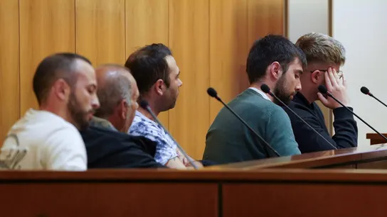 Imagen de los cinco acusados de insultar a Vinicius en Valladolid. Imagen de los cinco acusados de insultar a Vinicius en Valladolid.