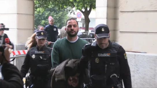 Antonio Tejado, sobrino de María del Monte, procesado por el asalto "violento y planificado" a la casa de la cantante. Antonio Tejado, sobrino de María del Monte, procesado por el asalto "violento y planificado" a la casa de la cantante.