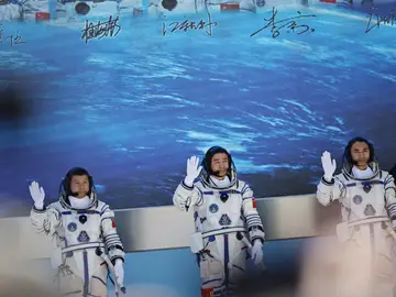 Astronautas de la misión Shenzhou-20 Astronautas de la misión Shenzhou-20