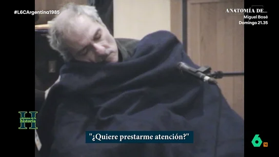 Scilingo, el genocida argentino al que juzgó Baltasar Garzón por los 'vuelos de la muerte' y fingió desmayarse durante el juicio Baltasar Garzón recuerda para laSexta Columna el juicio a Adolfo Scilingo, un militar argentino que participó en los 'vuelos de la muerte' durante la dictadura de la Junta Militar y que fue juzgado y condenado por crímenes de lesa humanidad.