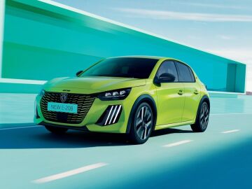 Peugeot ampl&iacute;a la autonom&iacute;a el&eacute;ctrica del E-208 hasta los 433 kil&oacute;metros, disponible por 26.800 euros